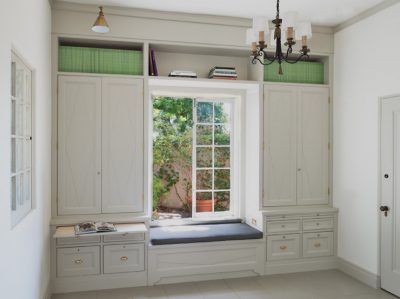 (Source: https://www.decorpad.com/search/reading-nook-with-built-in-bookcases)